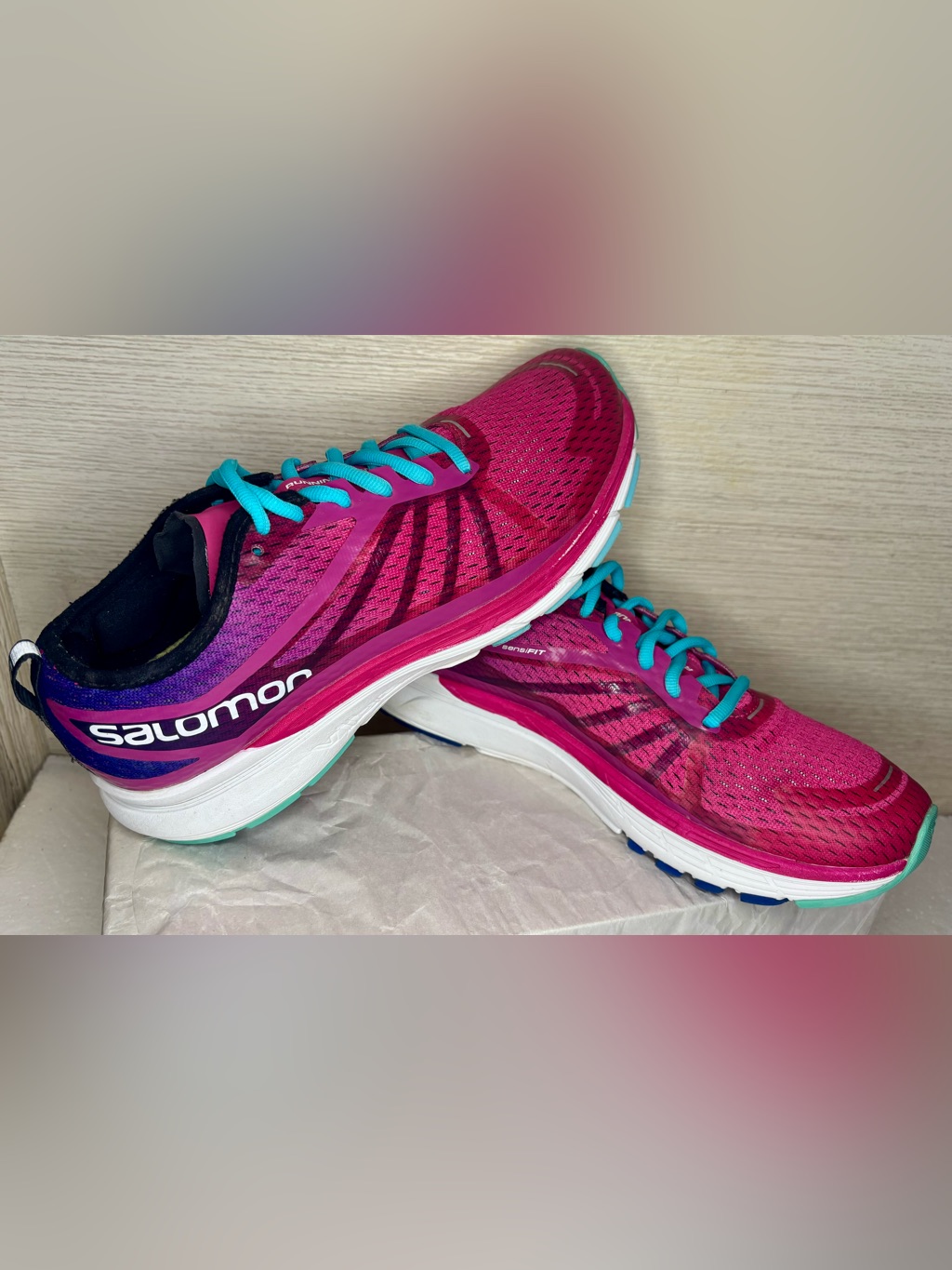Salomon Women's Running Avenue Athletic Running Shoes Pink With Turquoise Laces